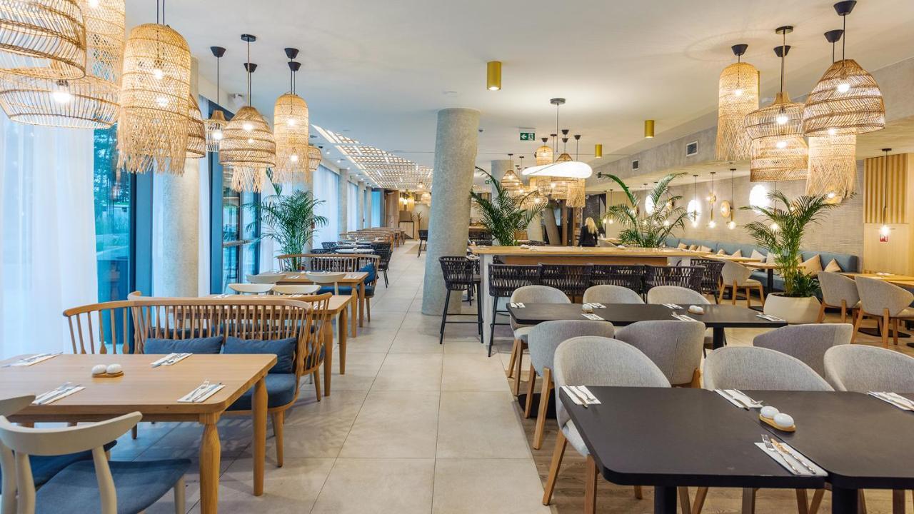 Prywatne Apartamenty Sun & Snow W Wave Z Basenem Miedzyzdroje Luaran gambar