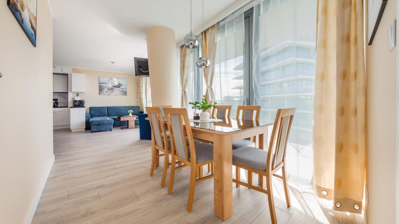 Prywatne Apartamenty Sun & Snow W Wave Z Basenem Miedzyzdroje Luaran gambar