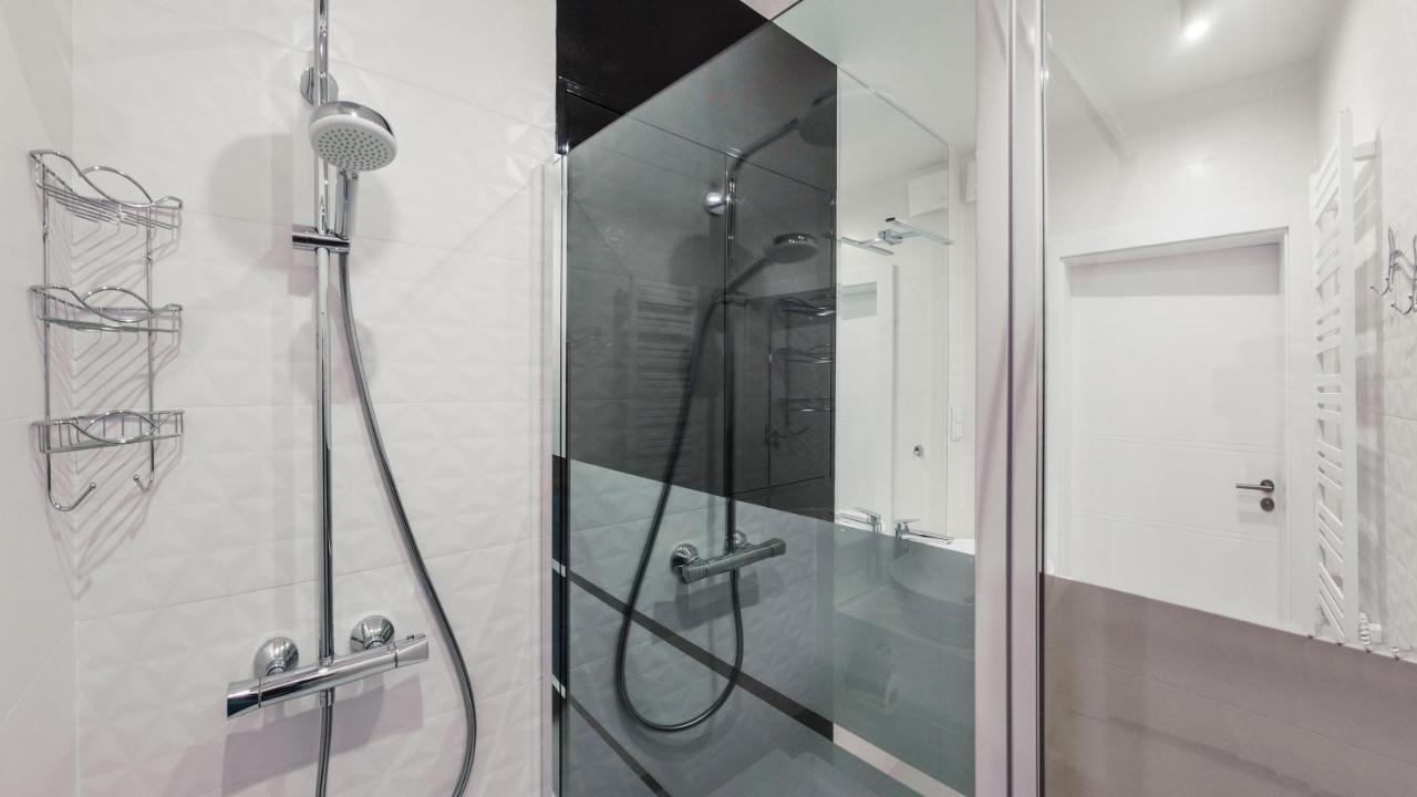 Prywatne Apartamenty Sun & Snow W Wave Z Basenem Miedzyzdroje Luaran gambar