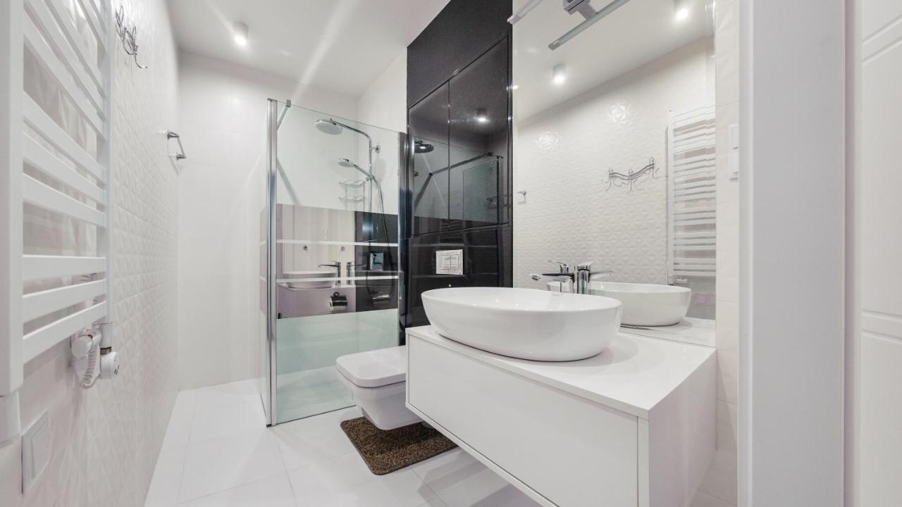 Prywatne Apartamenty Sun & Snow W Wave Z Basenem Miedzyzdroje Luaran gambar