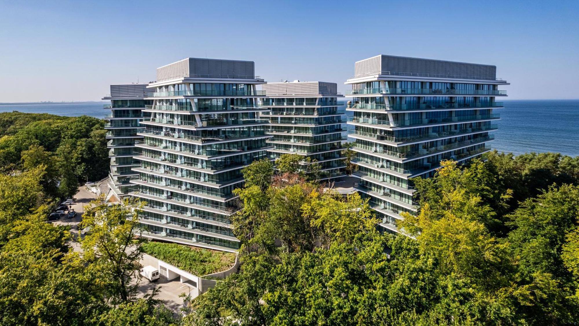 Prywatne Apartamenty Sun & Snow W Wave Z Basenem Miedzyzdroje Luaran gambar