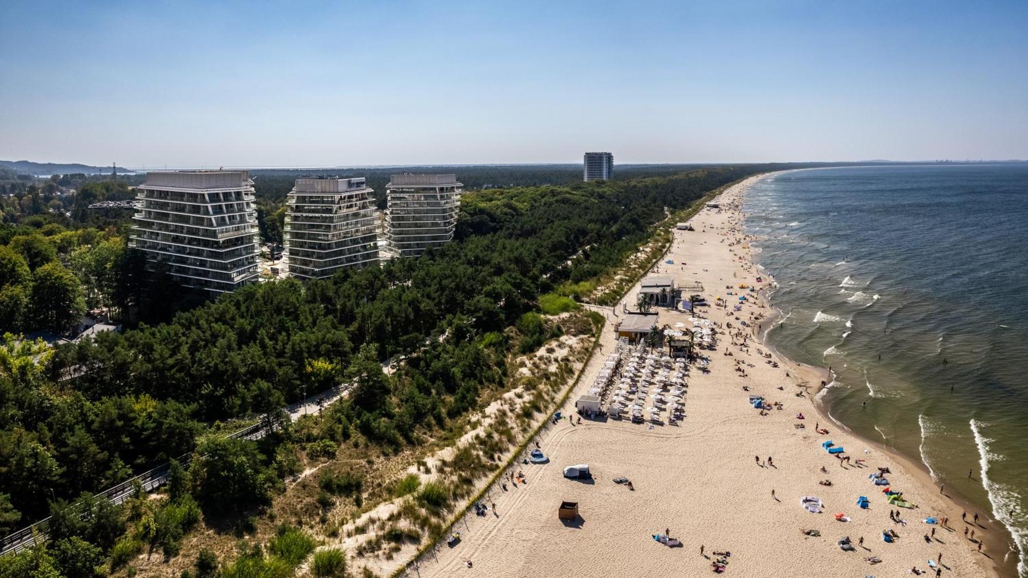 Prywatne Apartamenty Sun & Snow W Wave Z Basenem Miedzyzdroje Luaran gambar