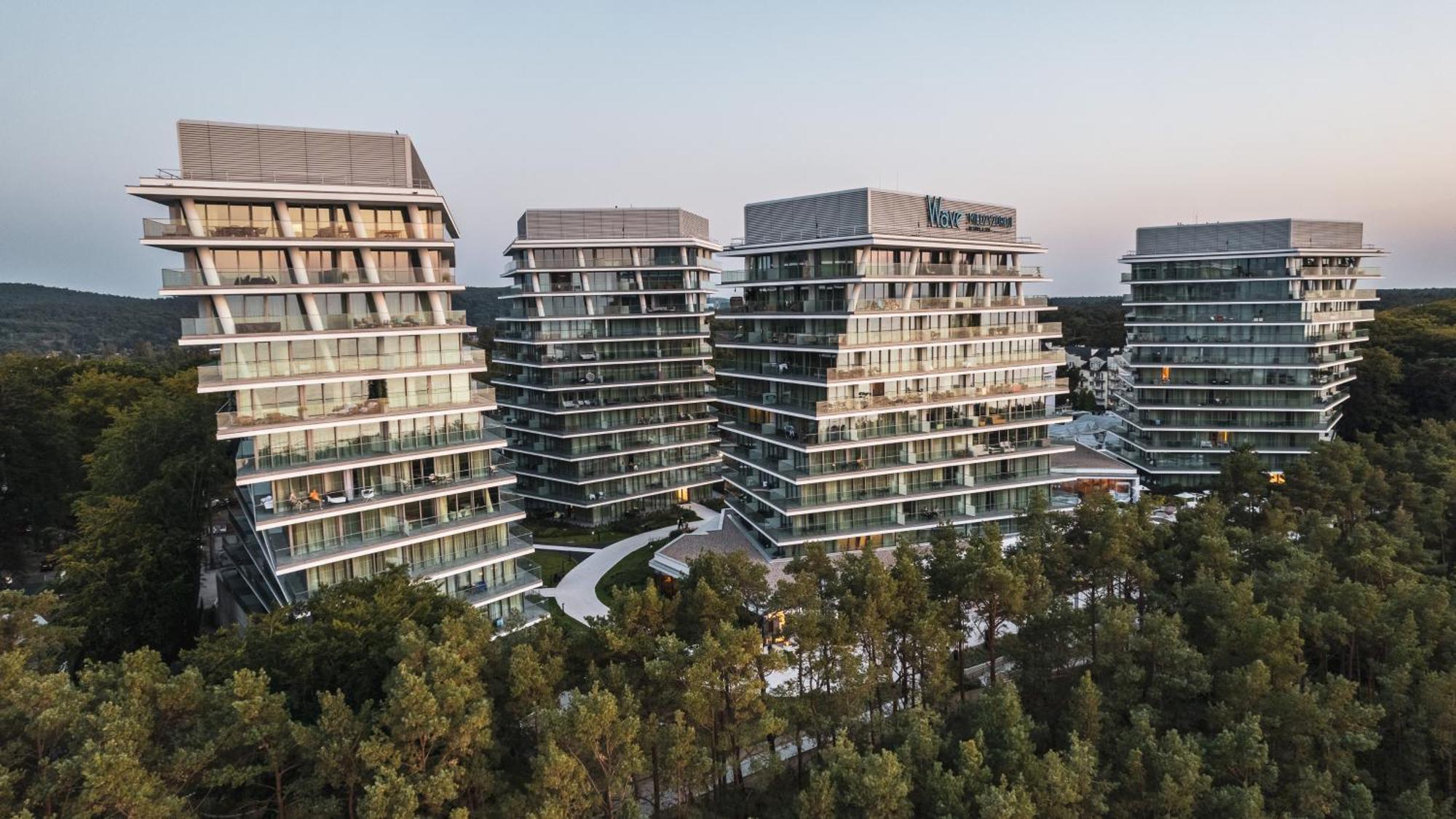 Prywatne Apartamenty Sun & Snow W Wave Z Basenem Miedzyzdroje Luaran gambar