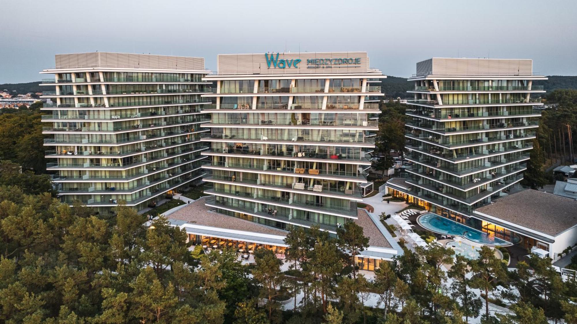 Prywatne Apartamenty Sun & Snow W Wave Z Basenem Miedzyzdroje Luaran gambar