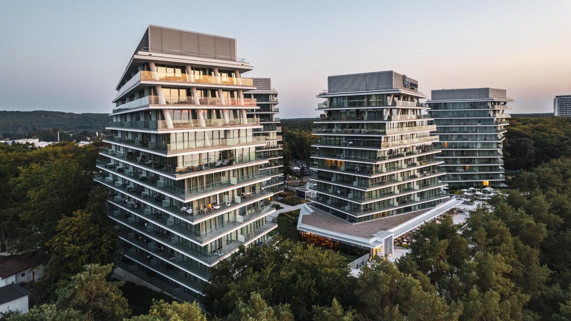 Prywatne Apartamenty Sun & Snow W Wave Z Basenem Miedzyzdroje Luaran gambar