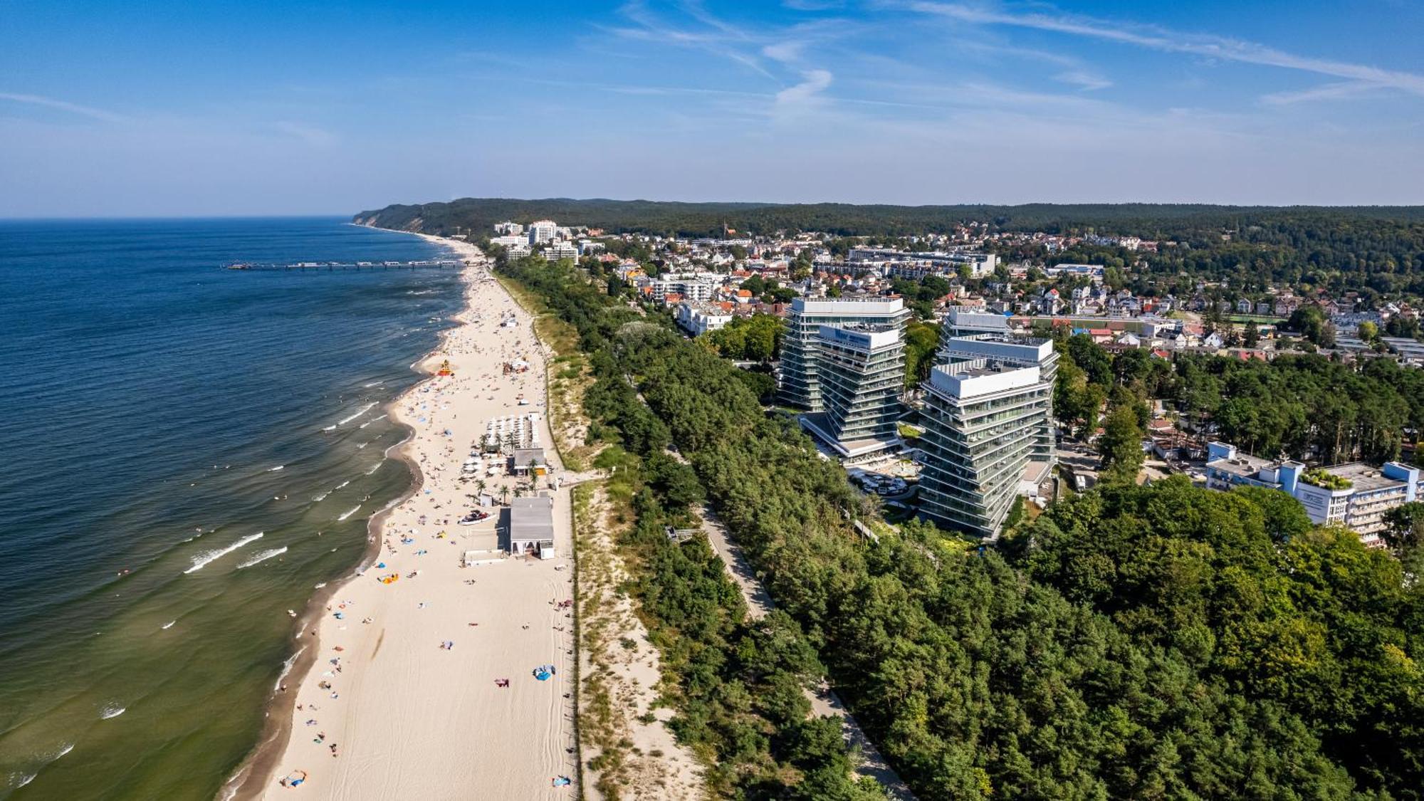 Prywatne Apartamenty Sun & Snow W Wave Z Basenem Miedzyzdroje Luaran gambar