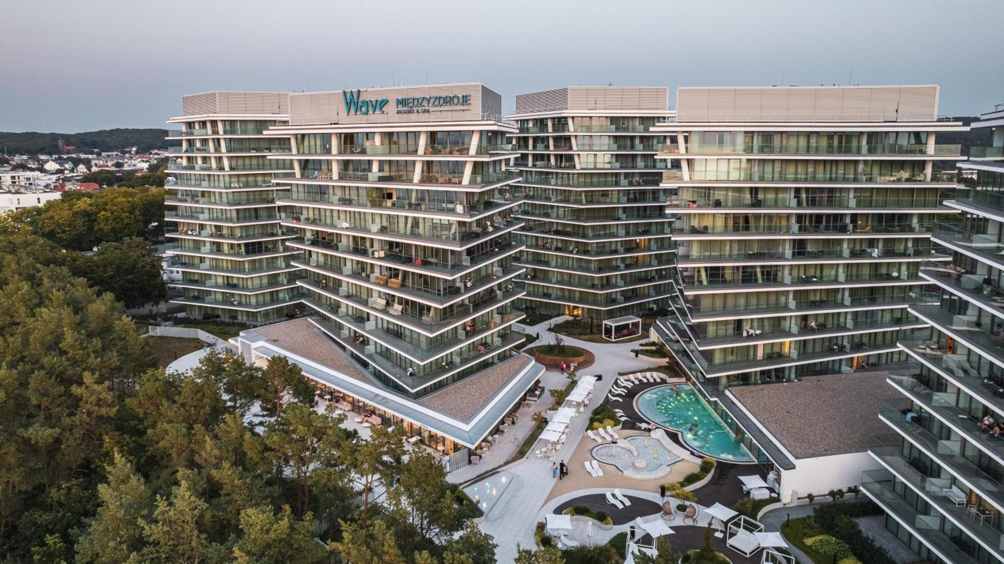 Prywatne Apartamenty Sun & Snow W Wave Z Basenem Miedzyzdroje Luaran gambar